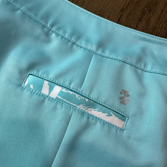 Izod Golf Skort Light Blue Size 2 - Picture 5 of 14